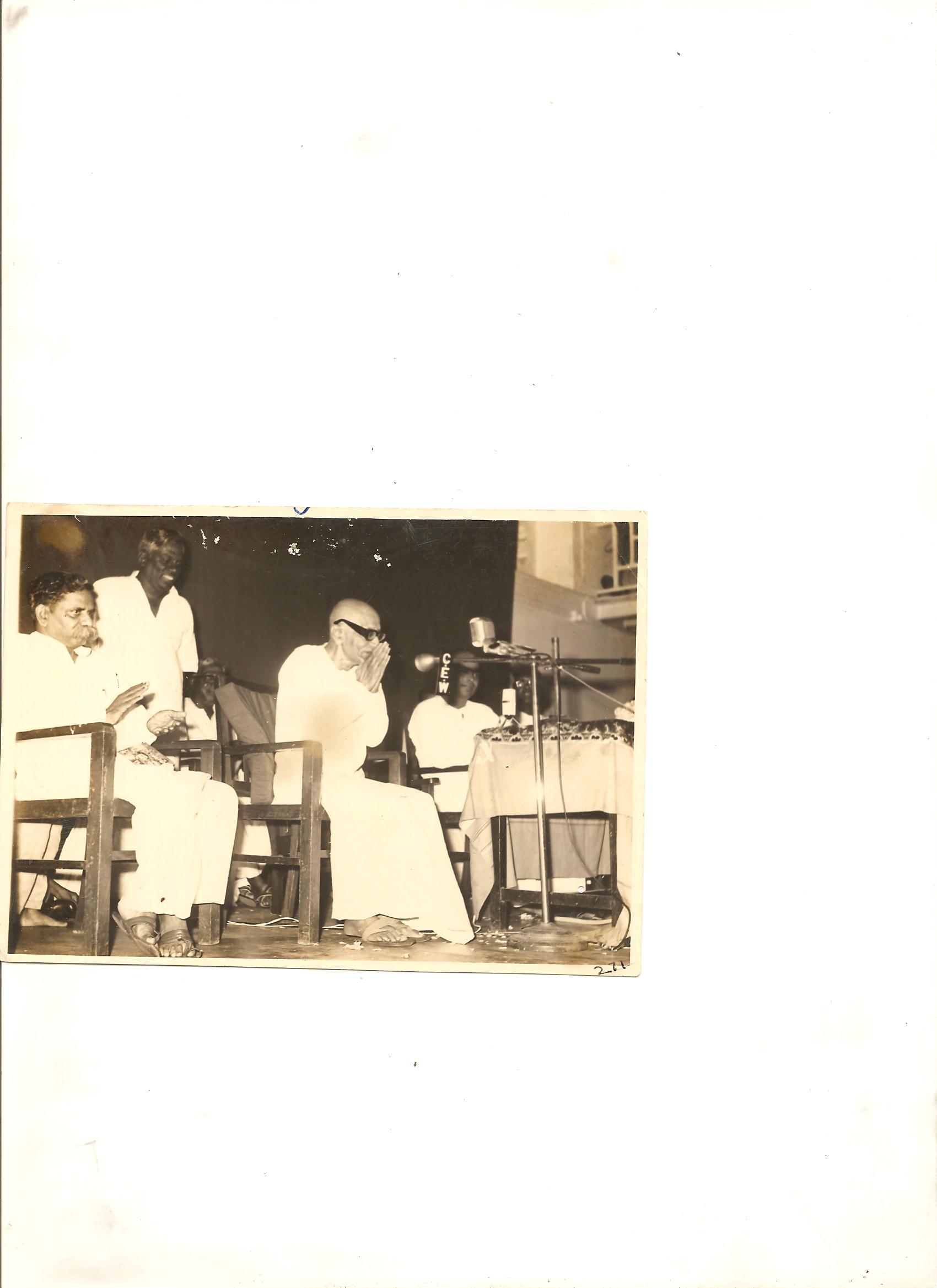 தலைவர்களுடன் புகைப்படம்